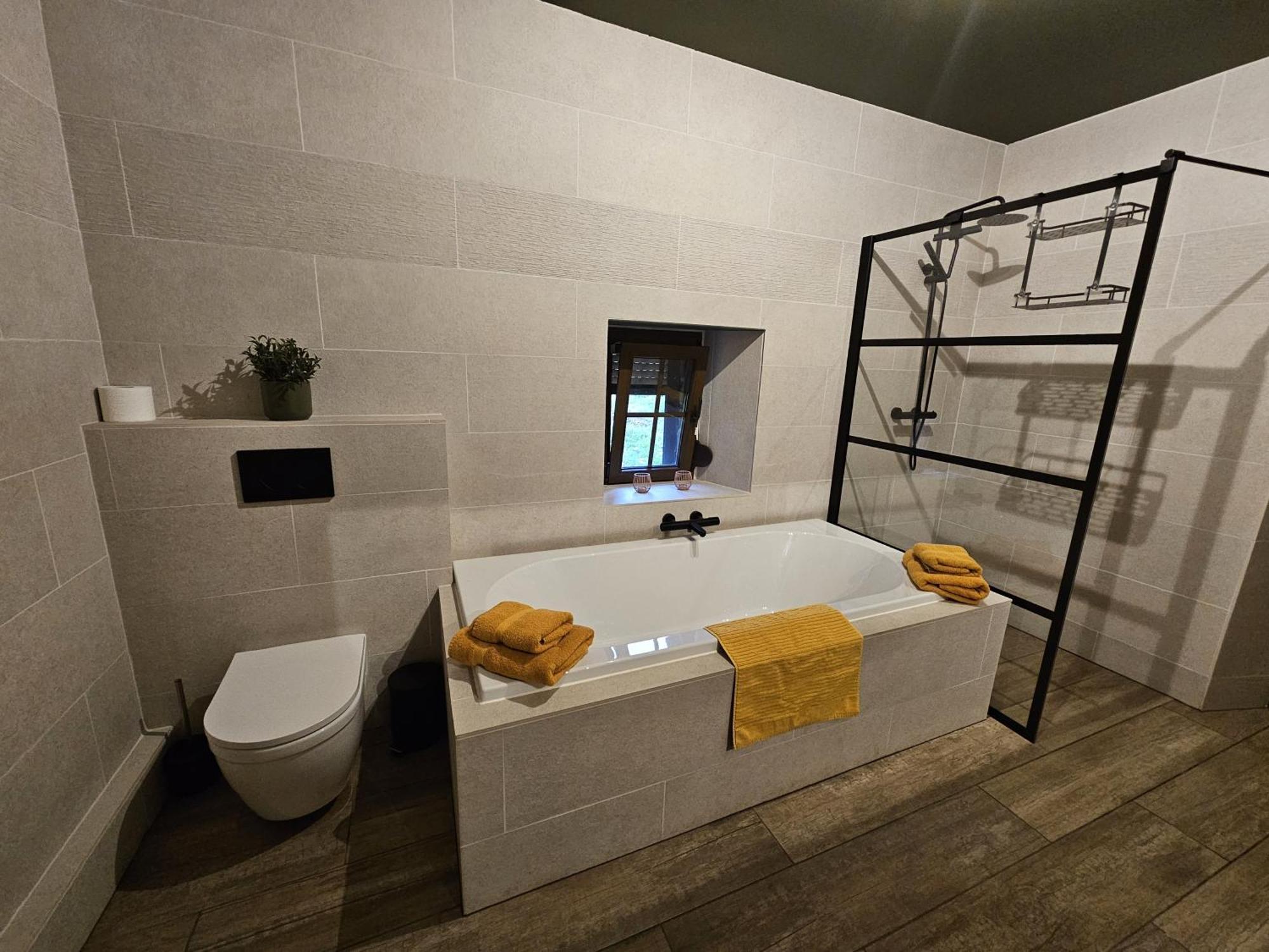 Ferme La Joye Bed & Breakfast Houffalize Eksteriør bilde